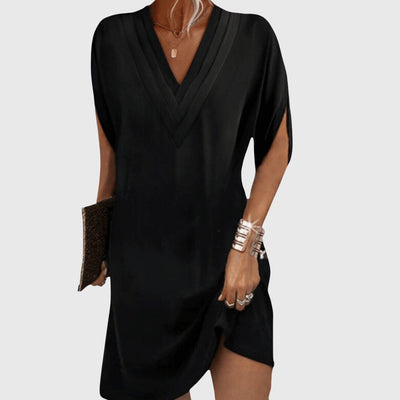 Vestido Corto Nicole con Escote en V y Corte Relajado