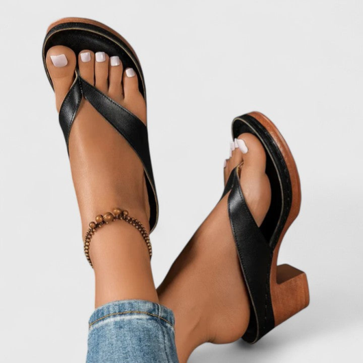 Sandalias Birgit de Dedo con Tacón Grueso