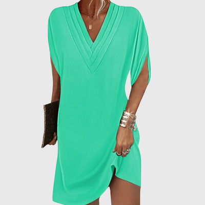 Vestido Corto Nicole con Escote en V y Corte Relajado