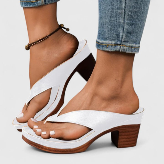 Sandalias Birgit de Dedo con Tacón Grueso