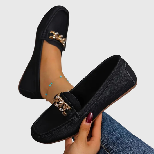Mocasines Regine con Detalle de Cadena