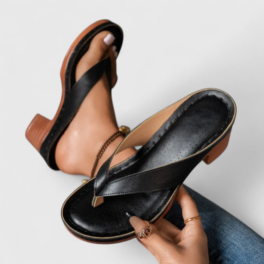 Sandalias Birgit de Dedo con Tacón Grueso