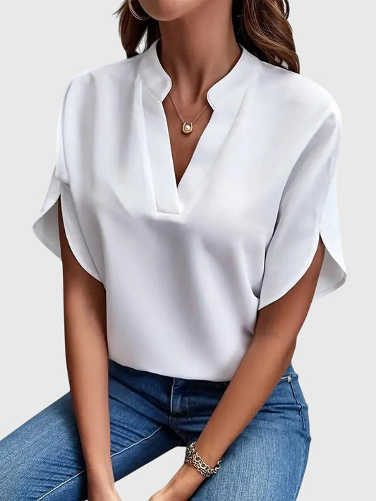 Beatrix | Camisa Suave y Elegante de Cuello en V