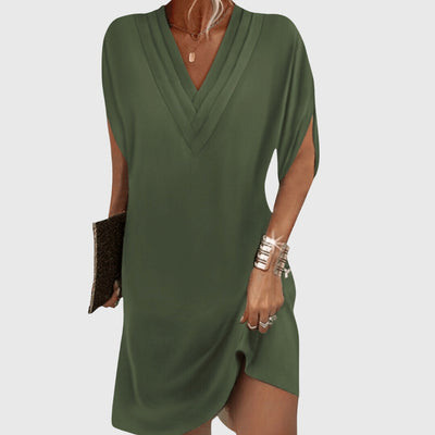Vestido Corto Nicole con Escote en V y Corte Relajado