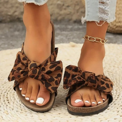 Sandalias Monika de Cuña con Plataforma y Punta Cerrada