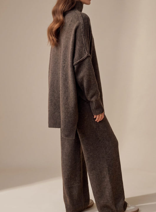 Conjunto Sophie de Punto Oversize con Cuello Alto y Pantalón Ancho