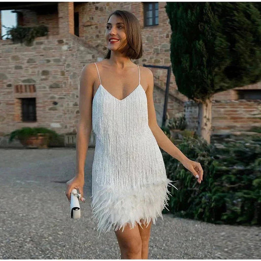 Vestido Corto Johanna de Lentejuelas con Flecos y Plumas