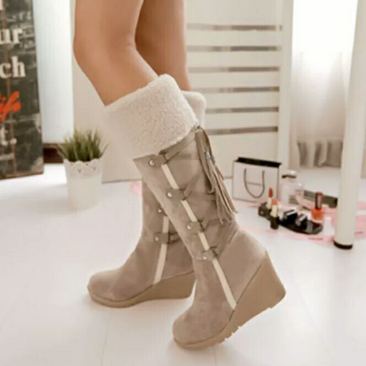 Botas Bettina con Cordones, Cuña y Ribete de Pelo Sintético