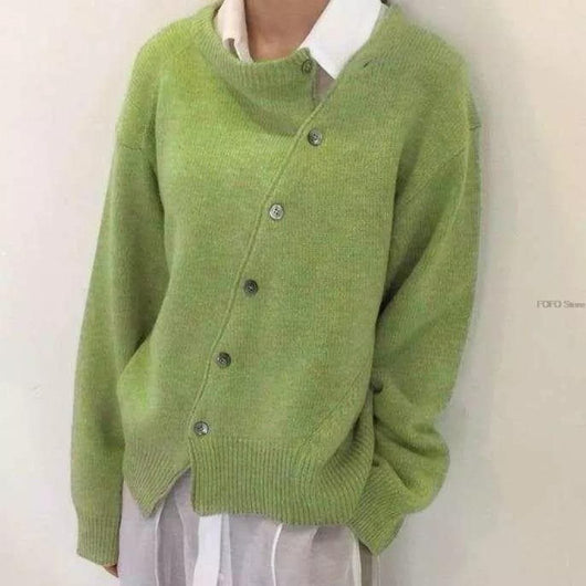 Cárdigan Nora Oversize con Botonadura Asimétrica