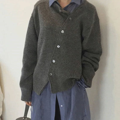 Cárdigan Nora Oversize con Botonadura Asimétrica