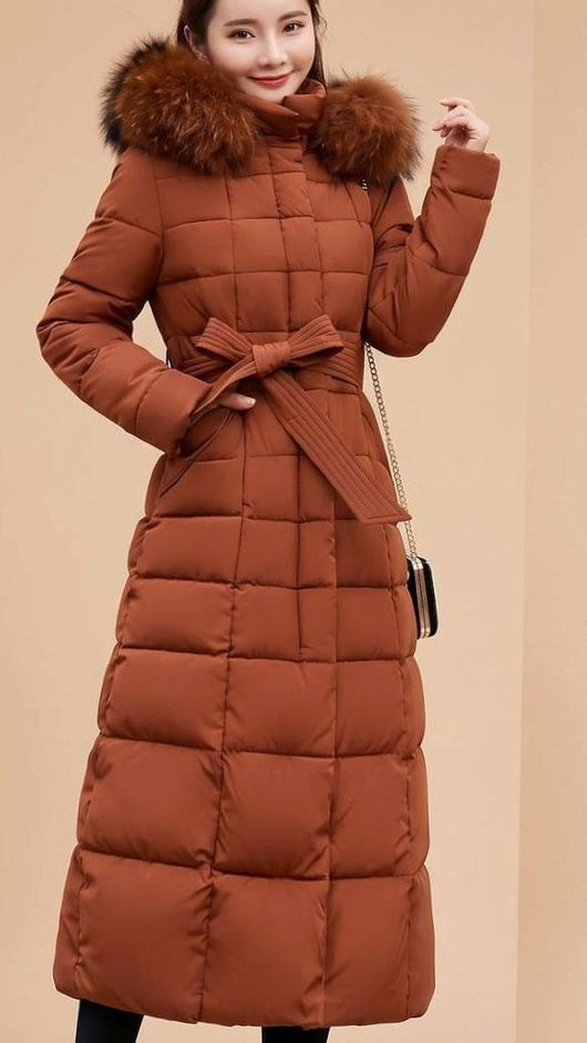 Abrigo Acolchado Largo Emilia con Capucha de Pelo